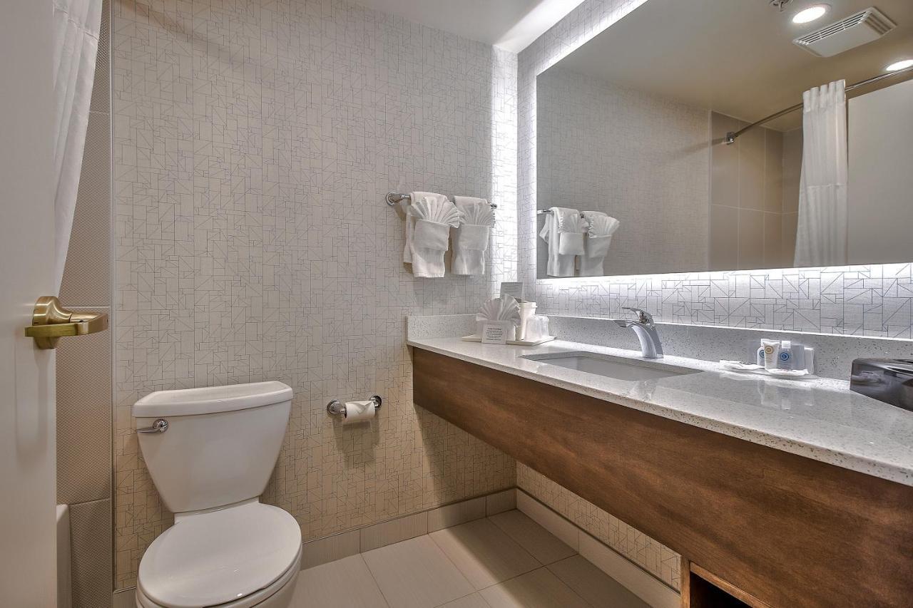 Comfort Inn & Suites South Calgary Zewnętrze zdjęcie