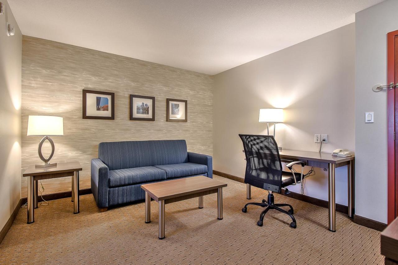 Comfort Inn & Suites South Calgary Zewnętrze zdjęcie