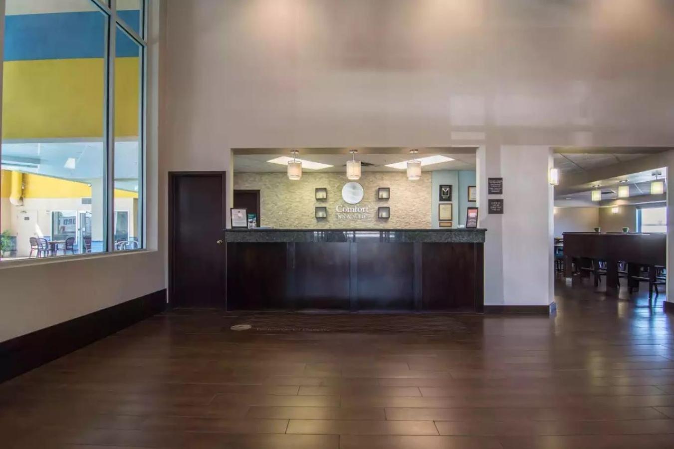 Comfort Inn & Suites South Calgary Zewnętrze zdjęcie