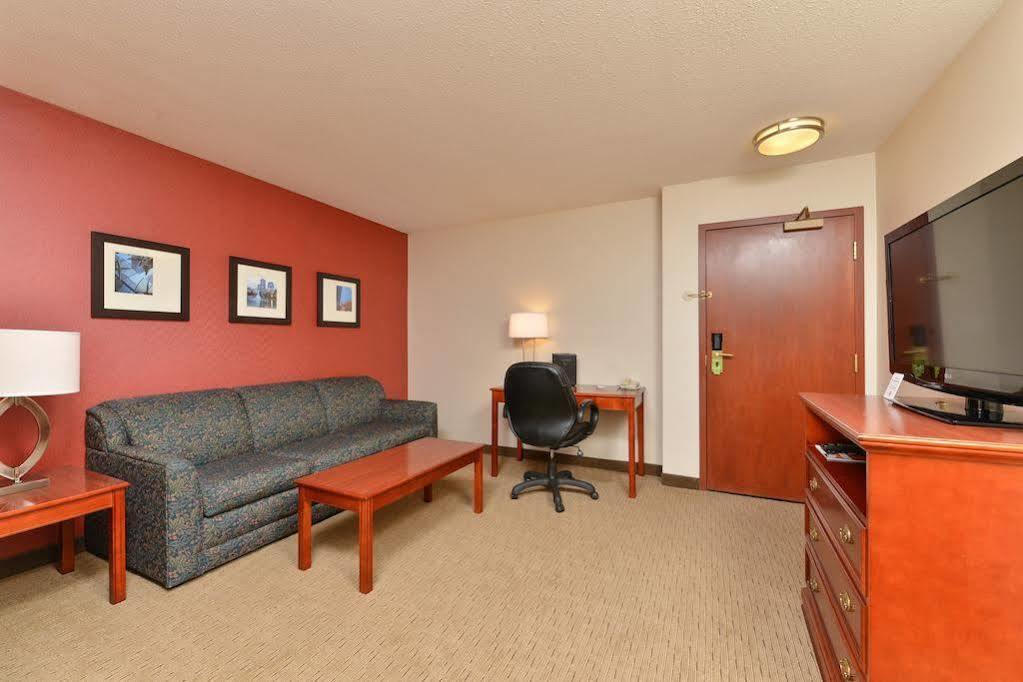 Comfort Inn & Suites South Calgary Zewnętrze zdjęcie
