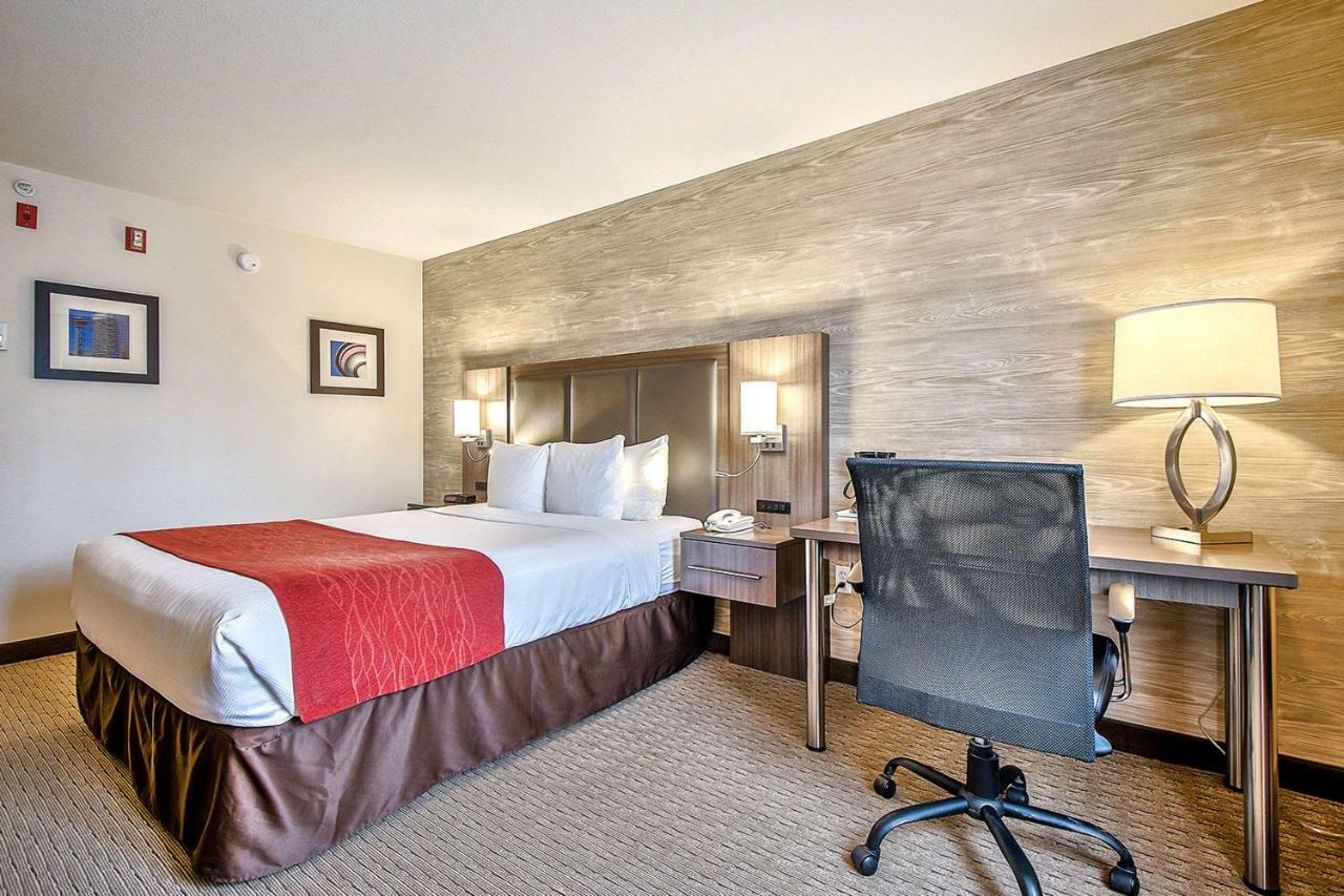 Comfort Inn & Suites South Calgary Zewnętrze zdjęcie