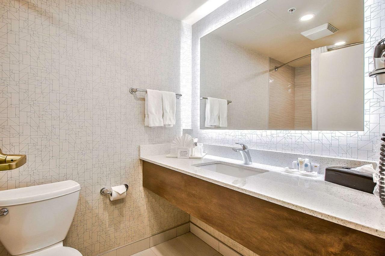 Comfort Inn & Suites South Calgary Zewnętrze zdjęcie